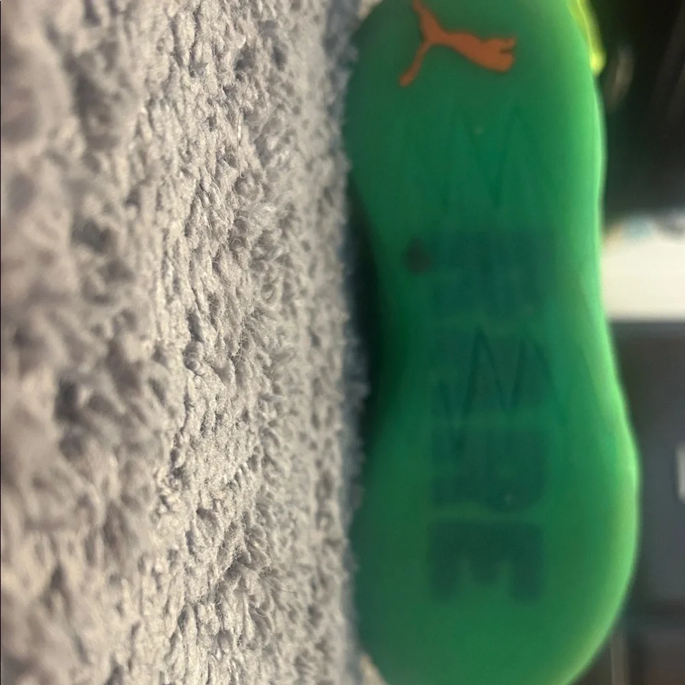 Puma Neon Green Sneakers - Picture 5 of 7